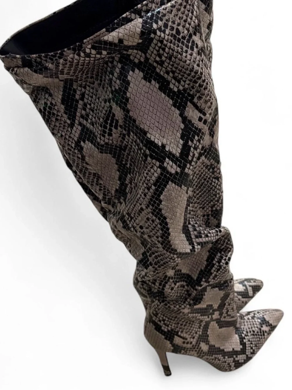 Fashion Nova boots snake print size 6 women’s